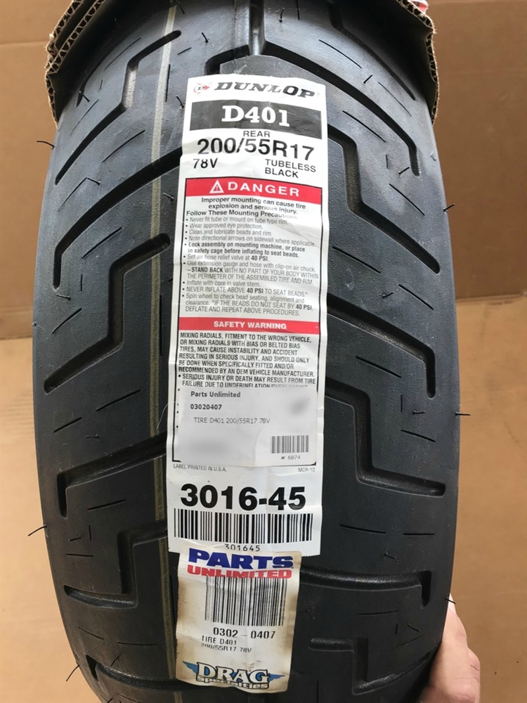 Dunlop D401 Harley Davidson 200/55R17 Black Wall Rear Tire (3016-45,  03020407)